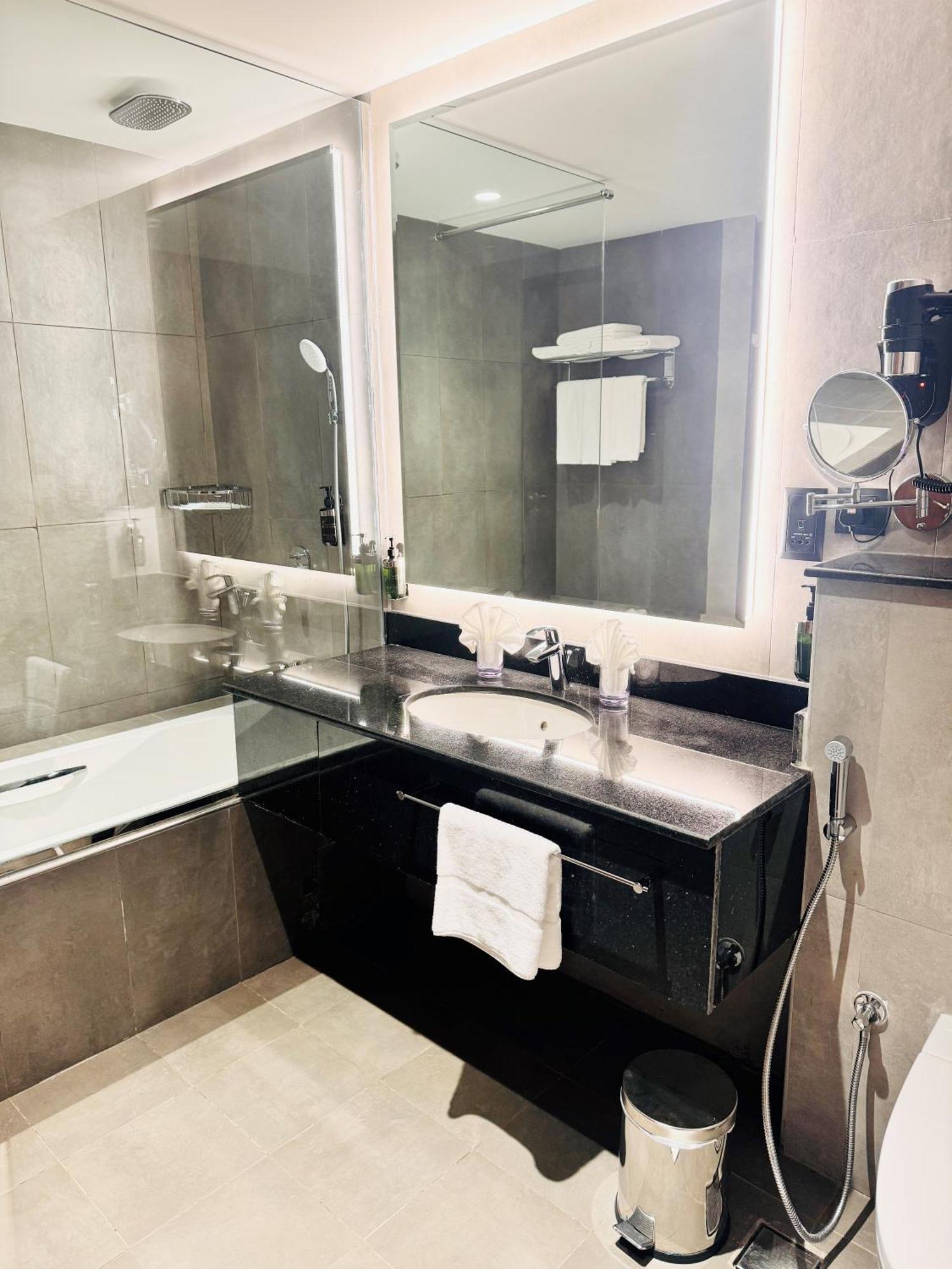 Kyriad Hotel Salalah Ngoại thất bức ảnh